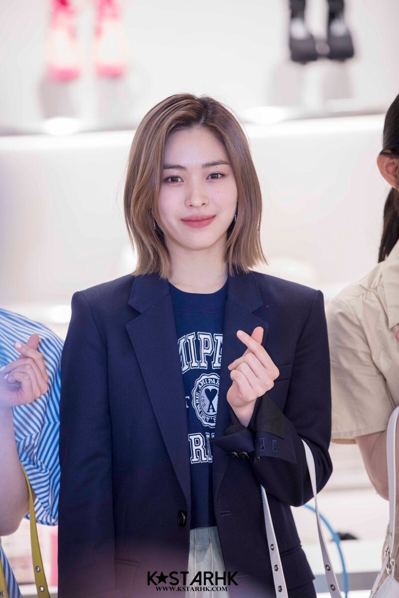 230309 ITZY Ryujin - Charles & Keith Event documents 1