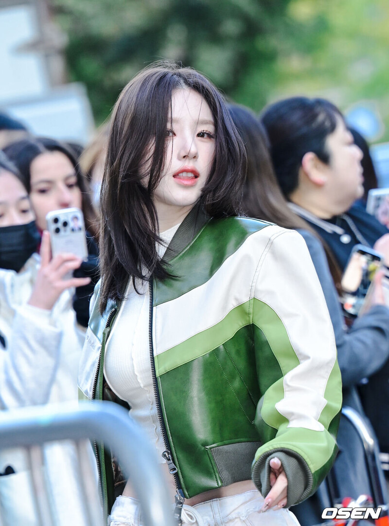 231110 ARTMS Heejin - Music Bank Commute documents 9