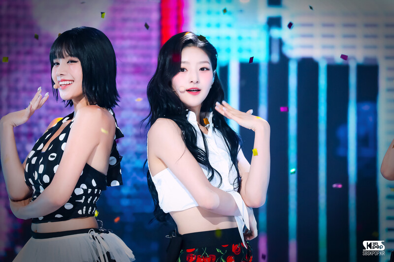 240707 KISS OF LIFE Haneul - 'Sticky' at Inkigayo documents 3