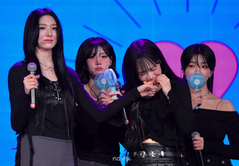 241123 tripleS Xinyu, NaKyoung, SoHyun & SeoYeon at Macau Fanmeeting documents 1