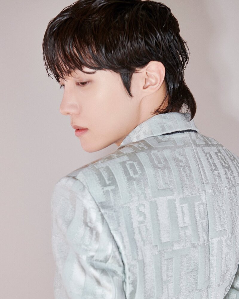 BTS j-hope for LOUIS VUITTON F/W 2023 Collection documents 2