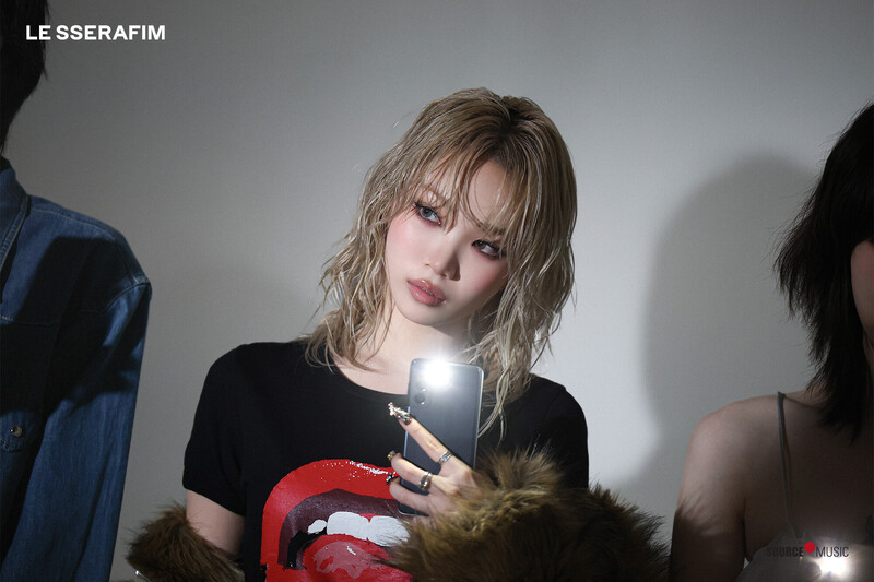 LE SSERAFIM 4th Mini Album 'CRAZY' JACKET - Photo Sketch documents 2