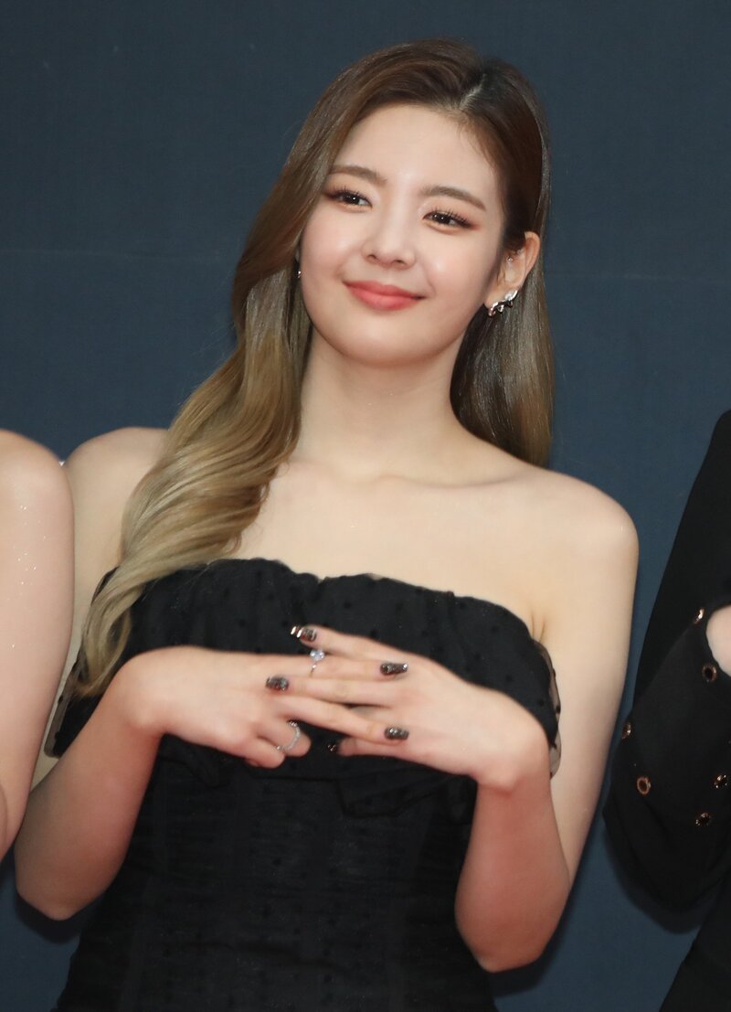 211211 ITZY Lia at MAMA 2021 Red Carpet documents 2