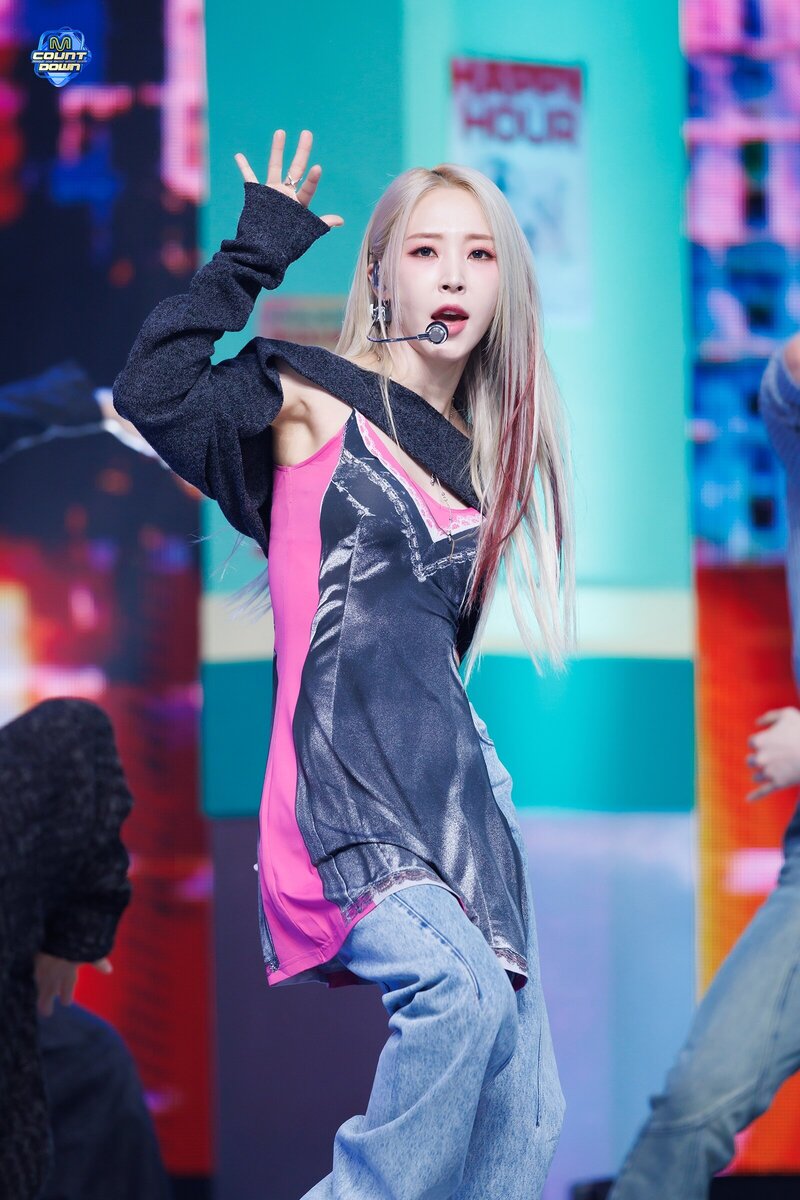 240208 Moon Byul - 'TOUCHIN&MOVIN' at M Countdown documents 15
