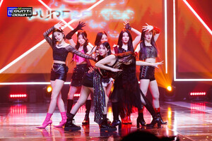 220428 PURPLE KISS - 'memeM' at M Countdown