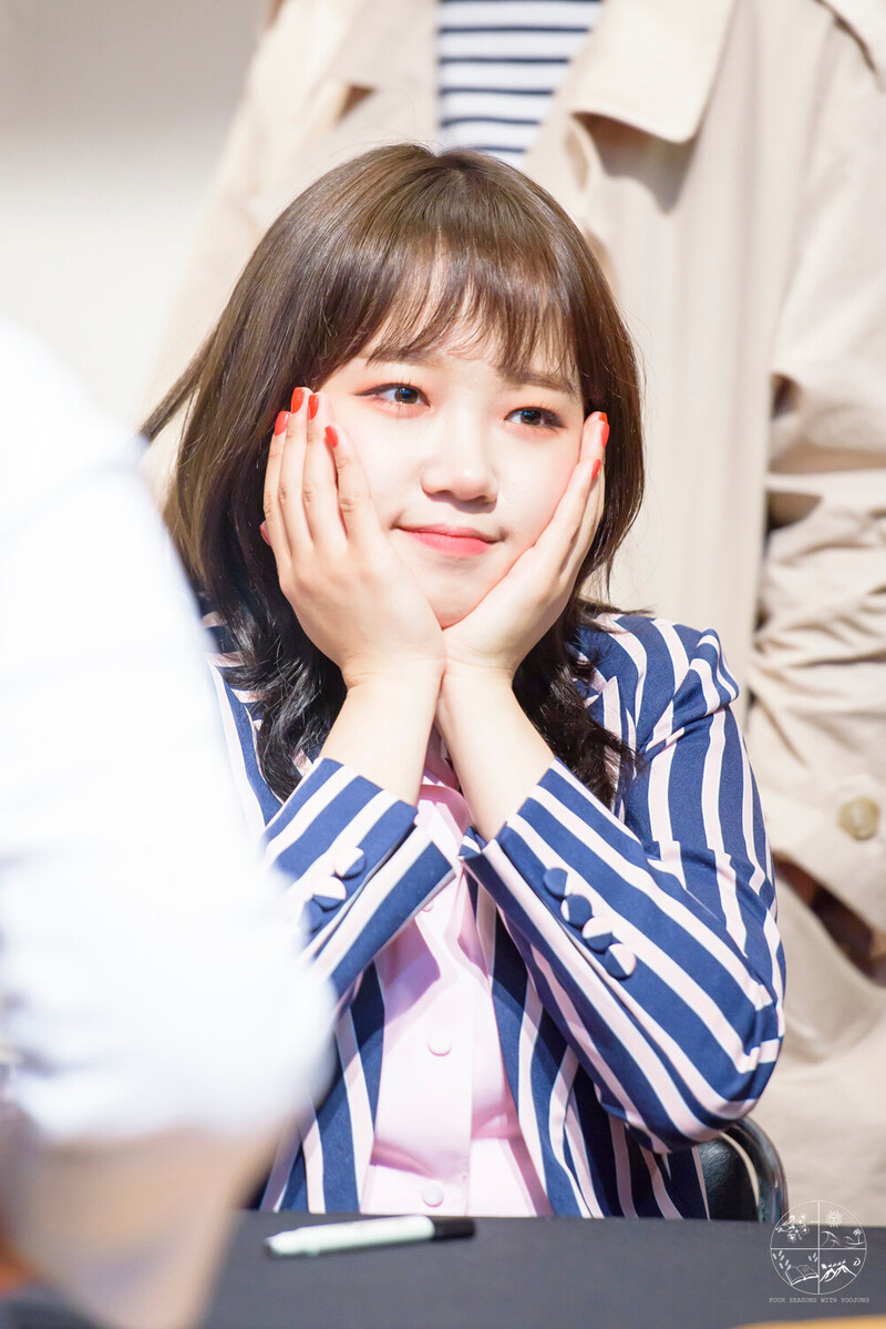 180401 Weki Meki Yoojung at Songpa & Jungu 'Lucky' Fansigns documents 13