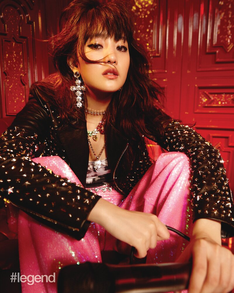 (G)I-DLE Minnie for #LEGEND | October 2021 issue documents 3