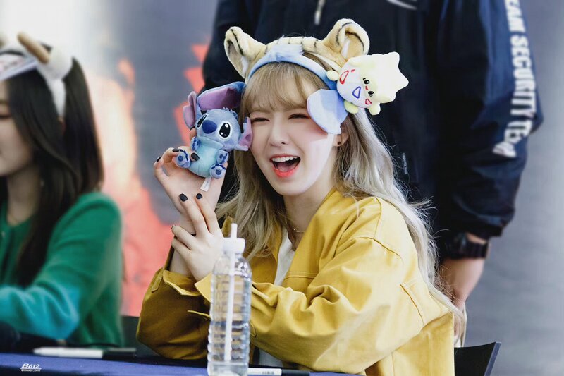 171123 Red Velvet Wendy at FanSign event documents 1