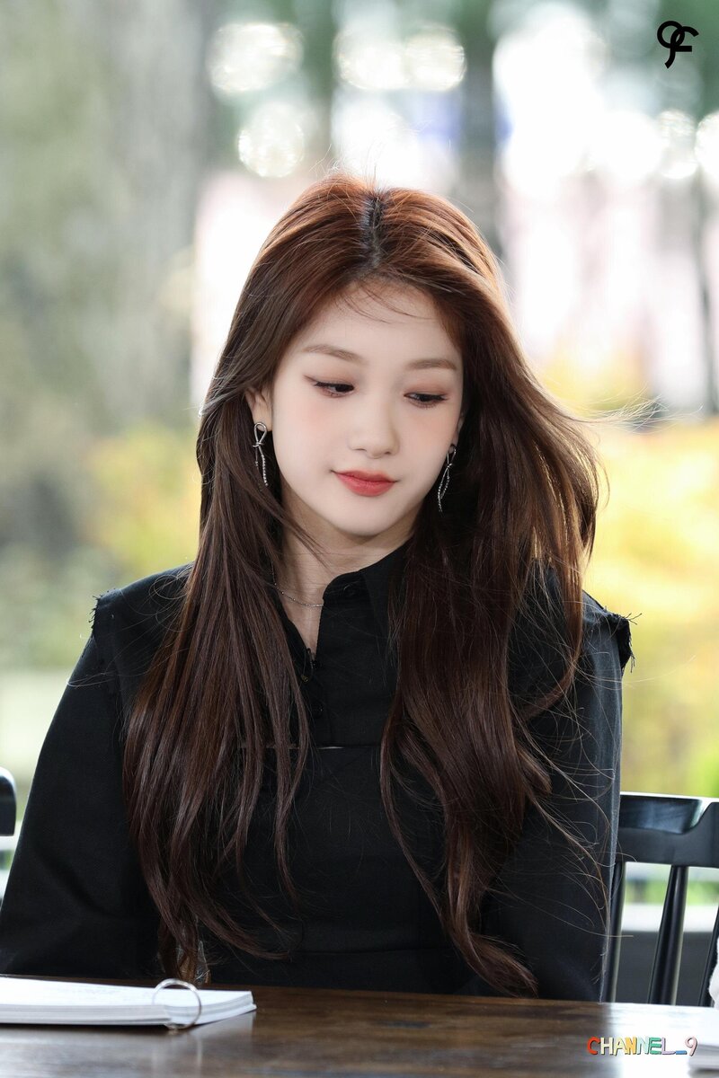 220602 fromis_9 Weverse - <CHANNEL_9> EP32-34 Behind Photo Sketch documents 16