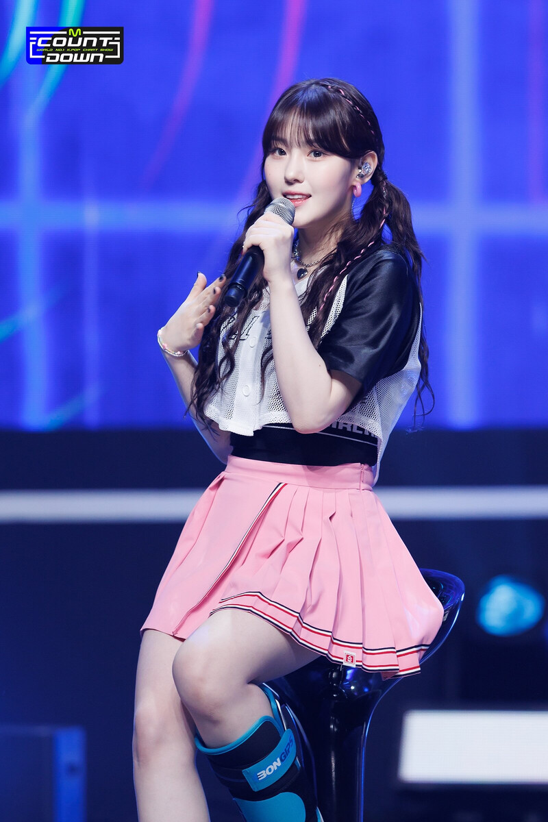 230413 Kep1er Chaehyun - 'Giddy' & 'Back to the City' at M COUNTDOWN documents 2