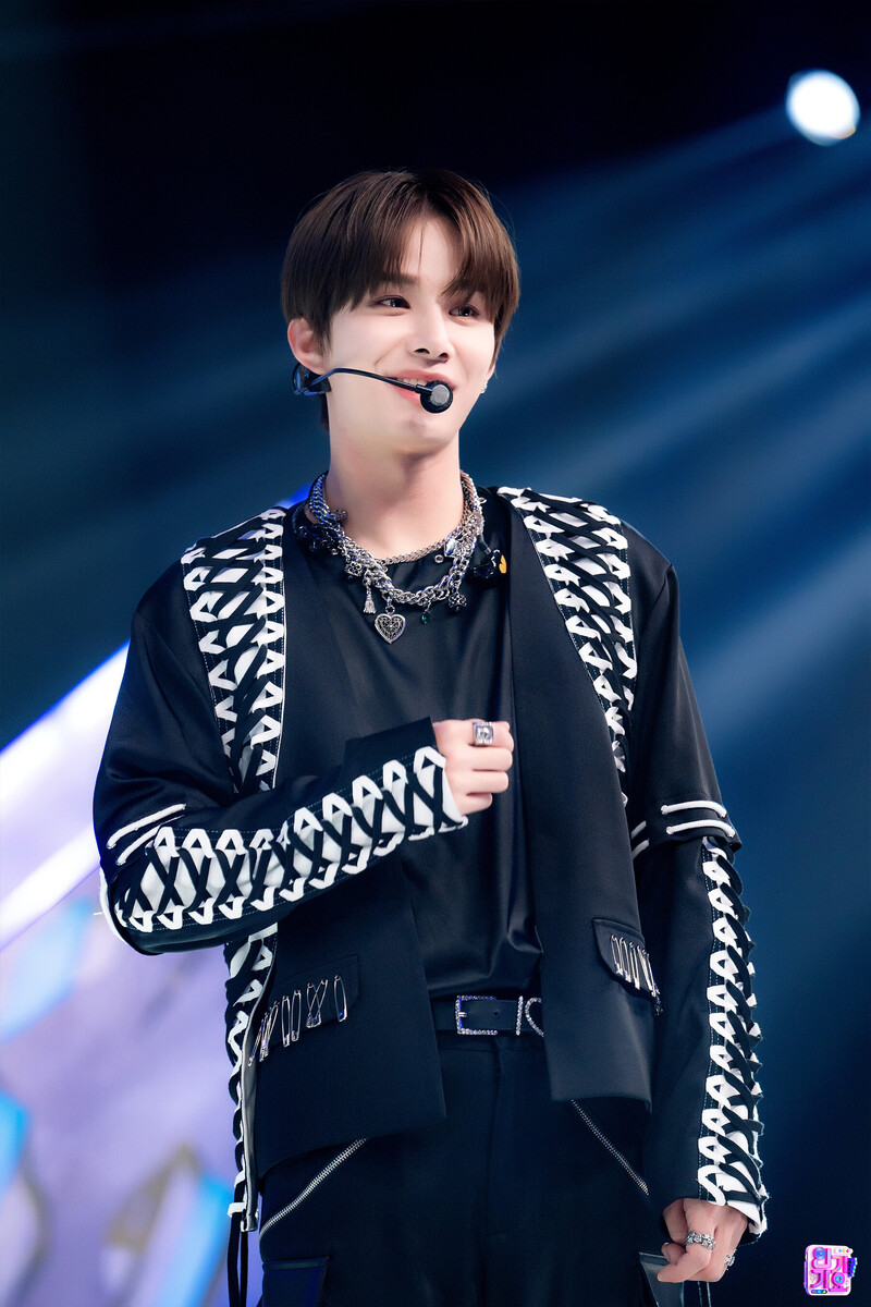 231015 NCT Jungwoo - 'Fact Check' at Inkigayo documents 2