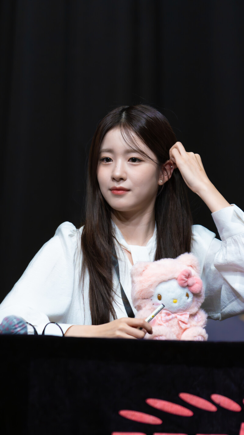 240928 WOOAH - WOOYEON at fansign event documents 5