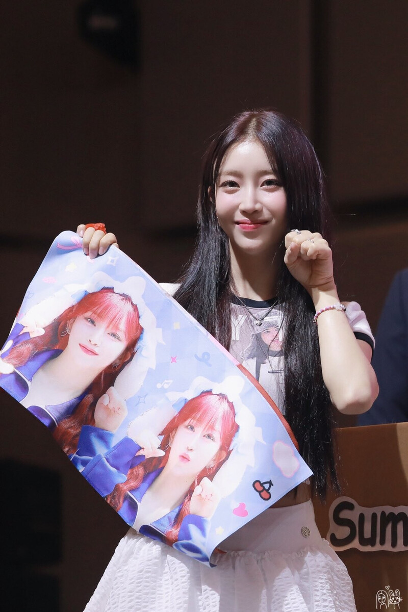 240803 STAYC's Sumin at Fanmeet in Shanghai documents 3