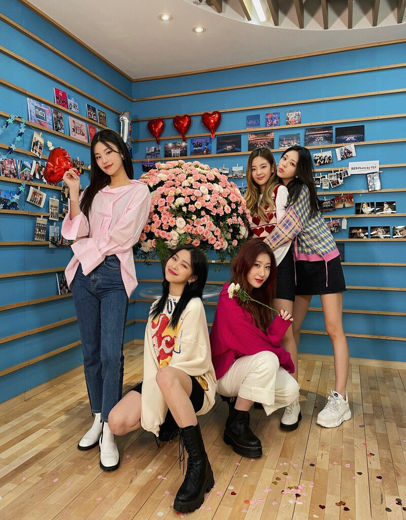 211108 ITZY Twitter Update documents 2