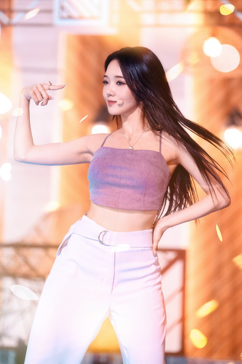 220703 fromis_9 Jisun - 'Stay This Way' at Inkigayo documents 12