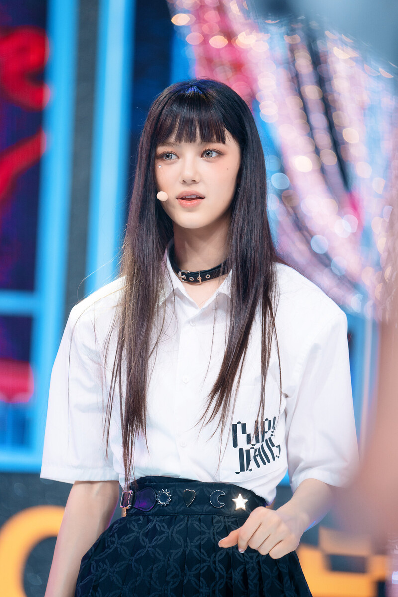 220807 NewJeans Danielle 'Cookie' at Inkigayo documents 18