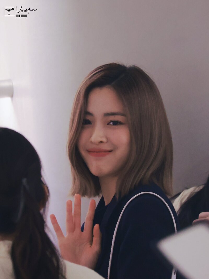 230309 ITZY Ryujin - Charles & Keith Event documents 1