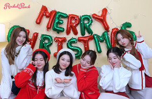 211224 Woollim Naver Post - Rocket Punch 2021 Christmas