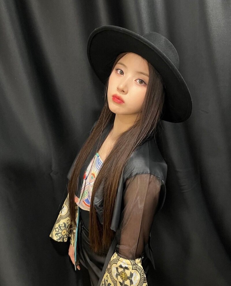 220514 NMIXX Instagram Update - Jiwoo documents 1