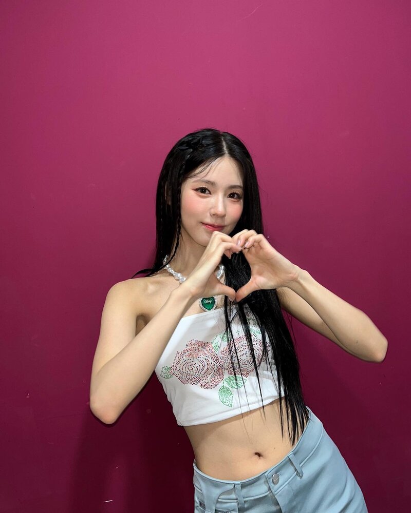 230527 - (G)I-DLE Miyeon Instagram Update | kpopping