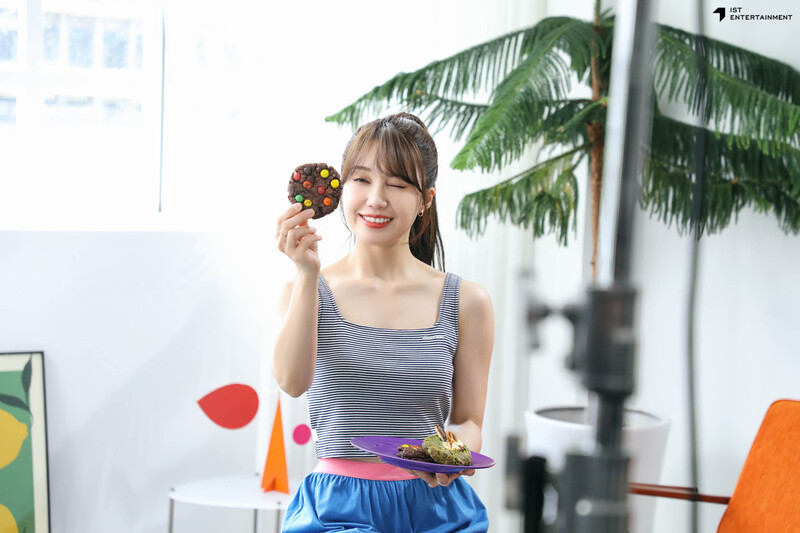 230612 IST Naver post- EUNJI 'Nareun Lookbook'  behind documents 12