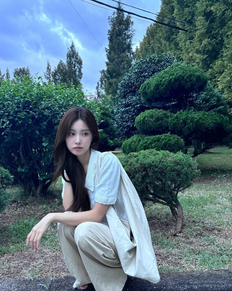 240727 Kang Hyewon Instagram Update documents 2