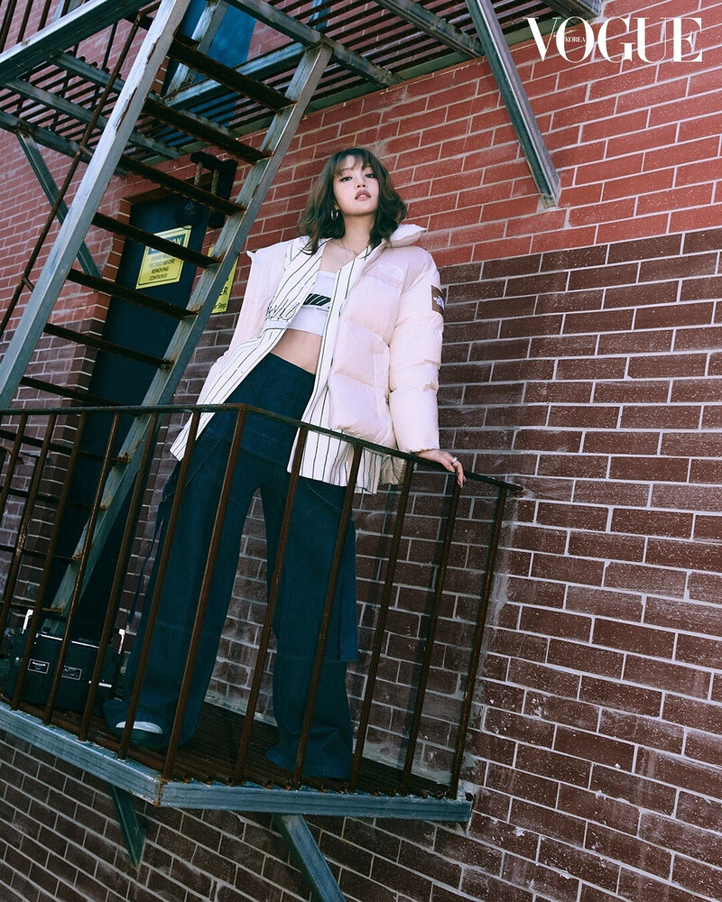 MINNIE x The North Face for Vogue Korea documents 1