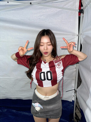 241012 - ICHILLIN' Members Twitter Update with JACKIE