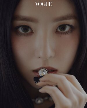 Red Velvet Irene for Vogue Korea | April 2019 Issue