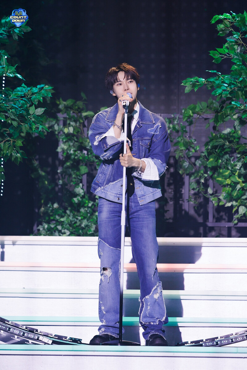 240425 Doyoung - 'Little Light' and 'Beginning' at M Countdown documents 24