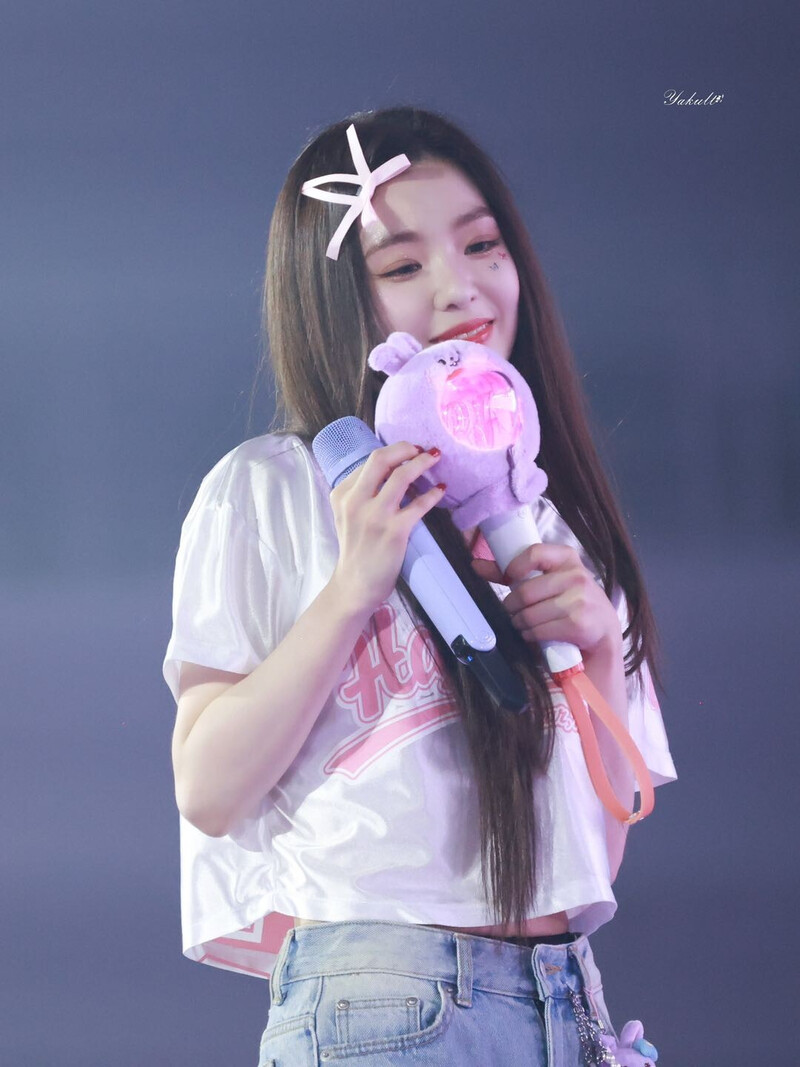 240803 Red Velvet Irene - Fan-Con Tour 'Happiness : My Dear, ReVe1uv' in Seoul Day 2 documents 1