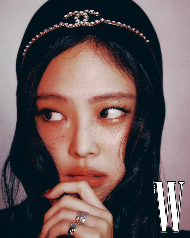 JENNIE x Chanel for W Korea November 2024 Issue documents 4