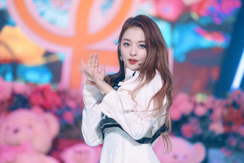 220123 fromis_9 Nagyung - 'DM' at Inkigayo documents 20