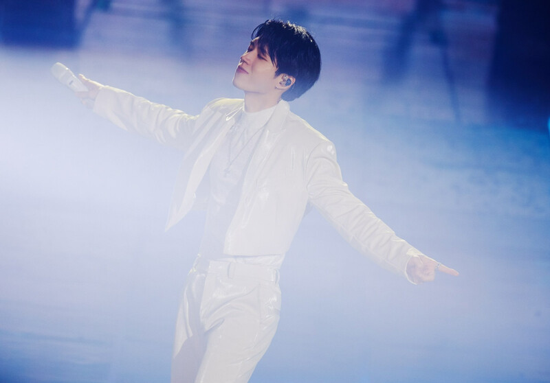 Nam Woohyun "눈부셨다 : The Special Present For WHITREE" Concept Photos documents 1