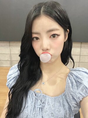 220807 PURPLE KISS Goeun - Twitter Update
