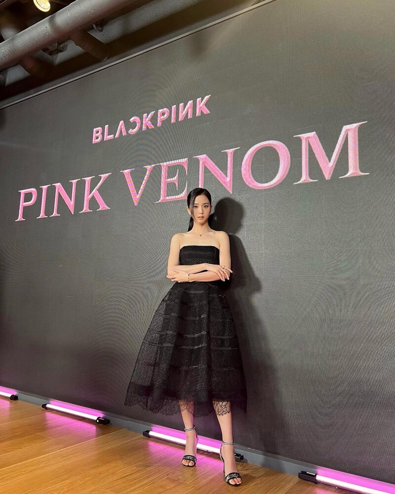 220819 BLACKPINK Jisoo Instagram Update documents 5