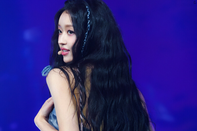 221114 OH MY GIRL Yooa 'SELFISH' Comeback Showcase documents 9