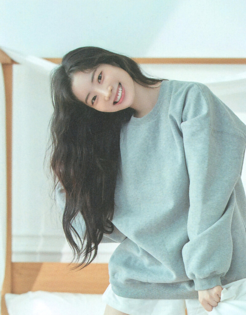 Yes, I am Dahyun Photobook (Scans) documents 4