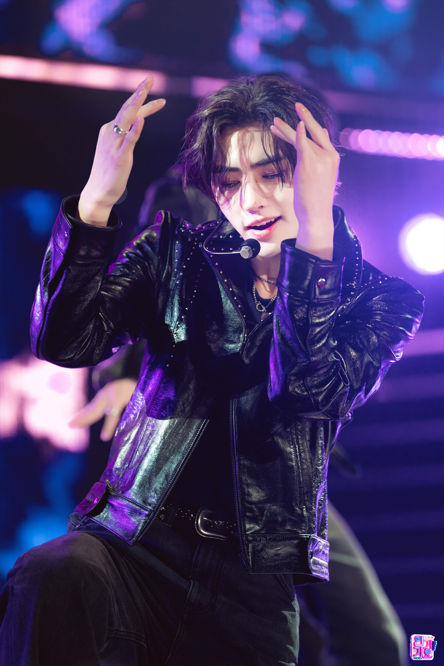 231203-ENHYPEN-Sunghoon-Sweet-Venom-at-Inkigayo-documents-3.jpeg?v=0e47f