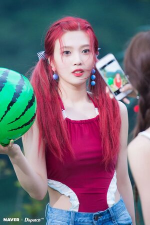 [NAVER x DISPATCH] Red Velvet Joy - 'The Red Summer' shooting