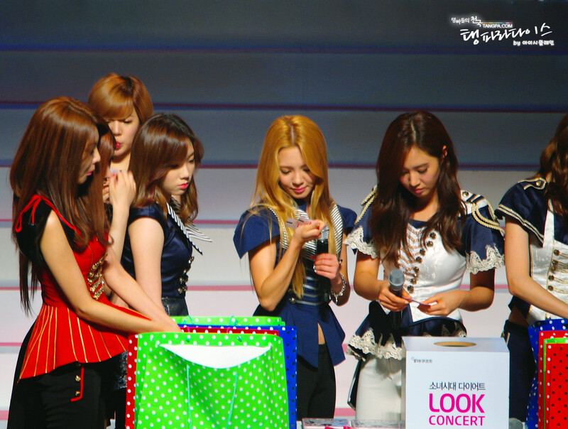 120901 Girls' Generation at LOOK Concert & Fansign documents 1