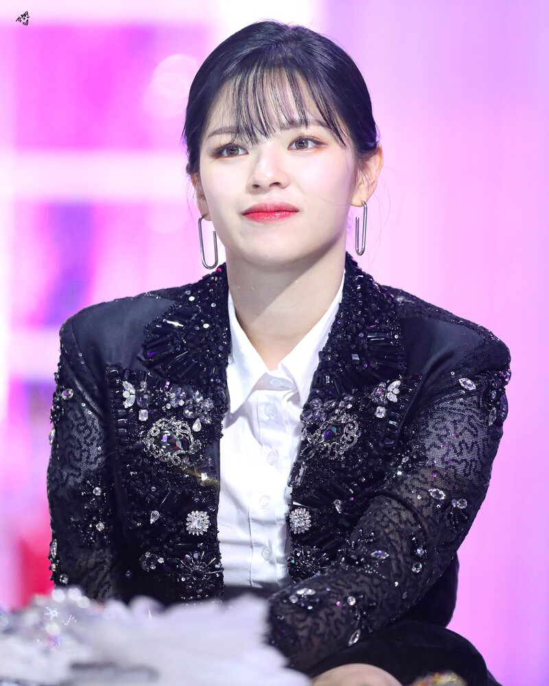 200104 TWICE Jeongyeon - 34th Golden Disc Awards Day 1 documents 5