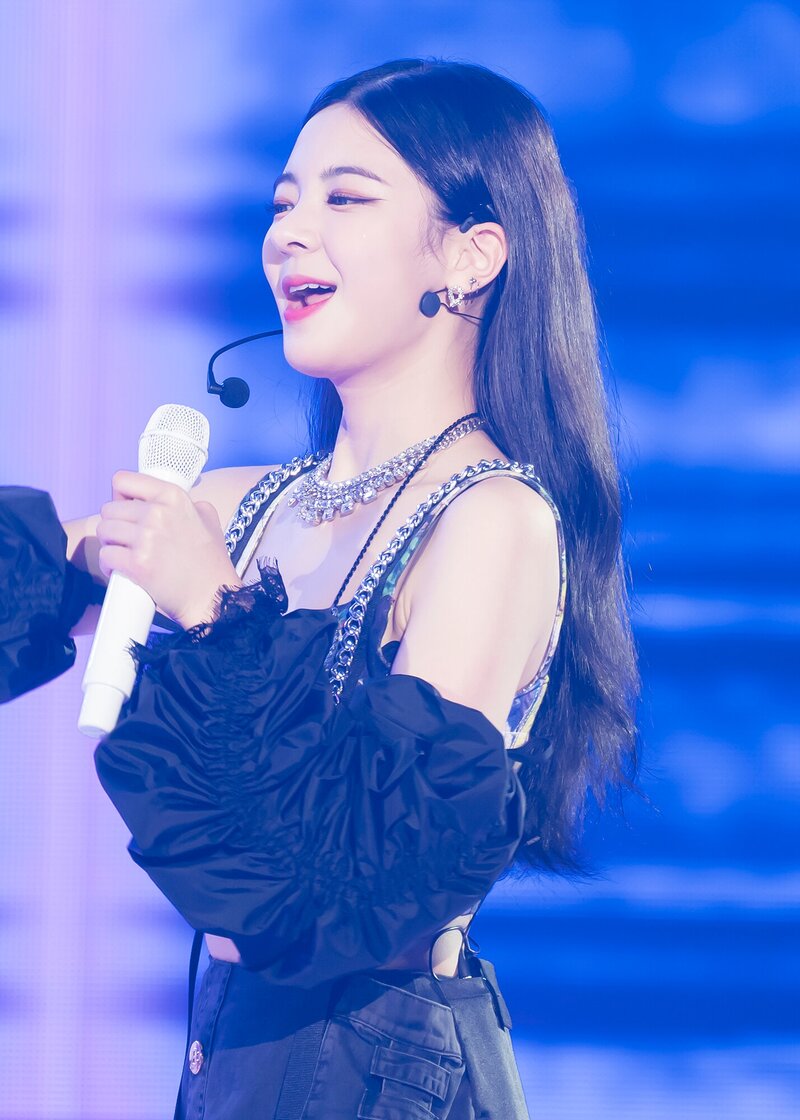 220807 ITZY Lia - 1st World Tour 'CHECKMATE' in Seoul Day 2 documents 4