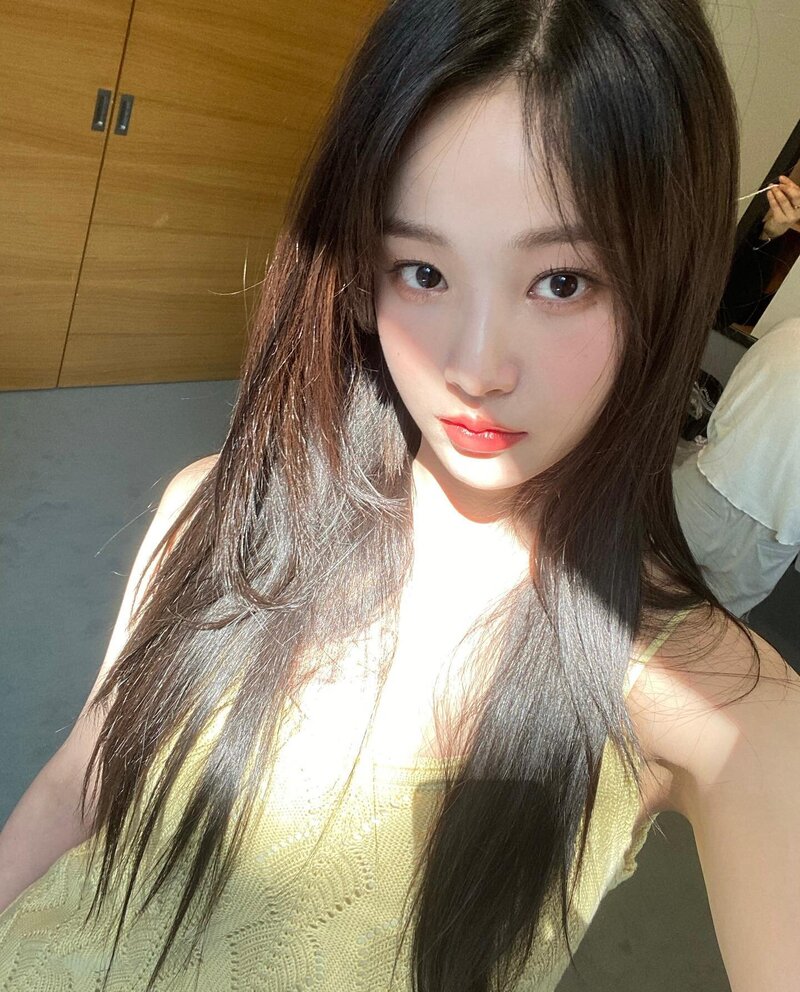230314 Yeonwoo Instagram Update documents 1