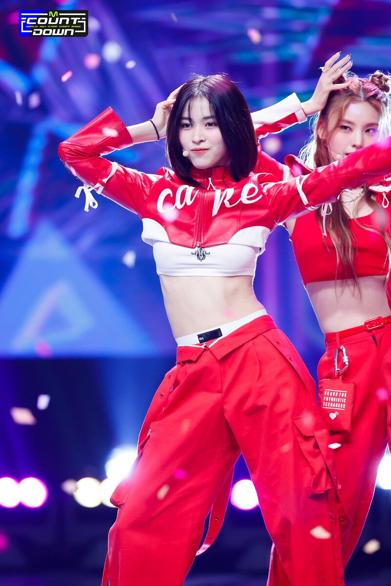 230810 ITZY Ryujin - 'CAKE' at M COUNTDOWN documents 1