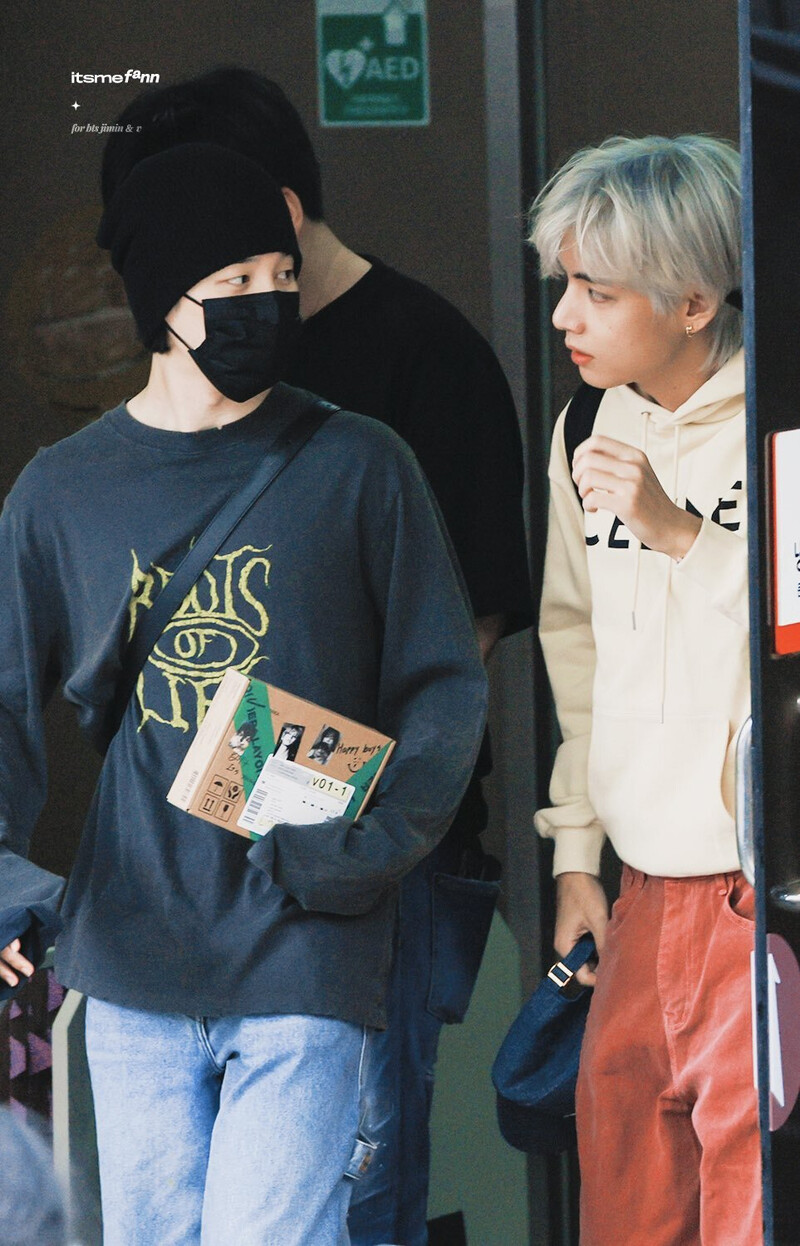 230915 BTS Jimin & V - Music Bank Commute documents 4