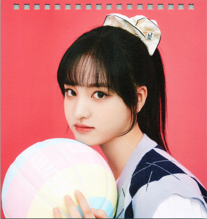 IVE 2023 Season's Greetings (Scans) documents 4