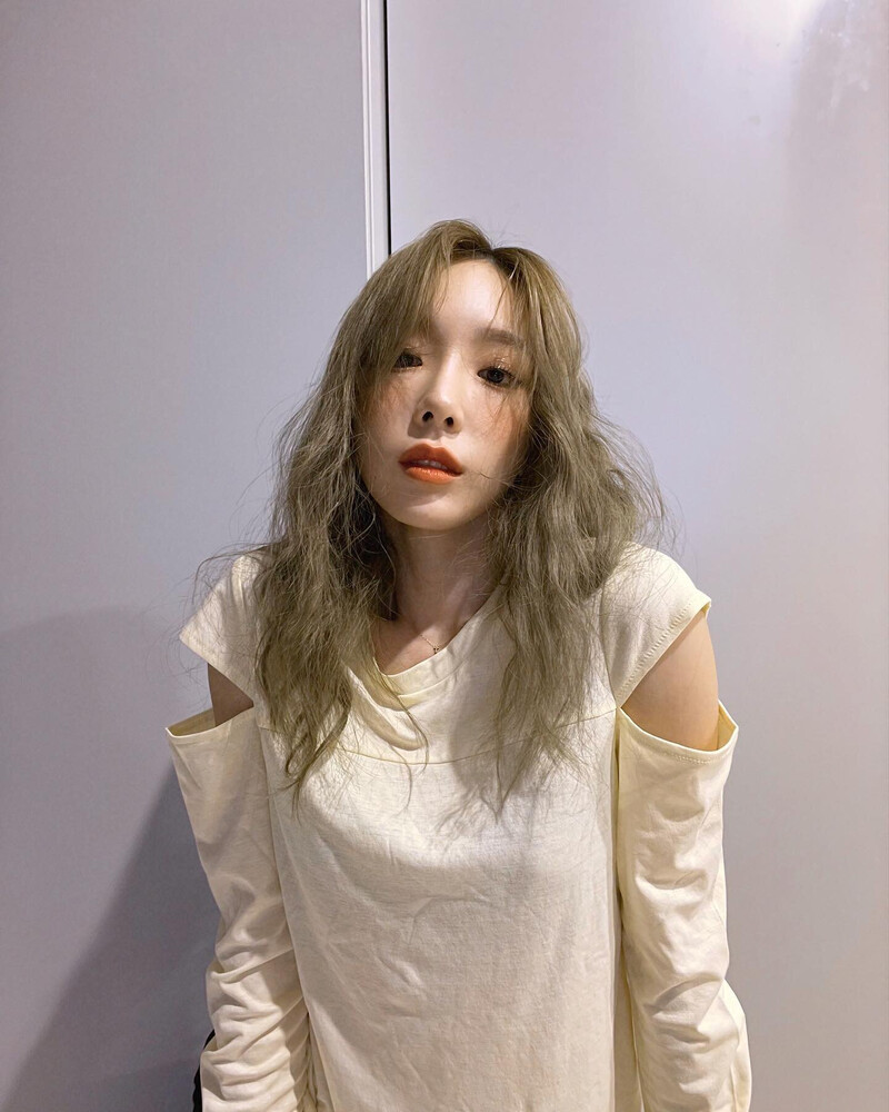 220417 Taeyeon Instagram Update documents 3