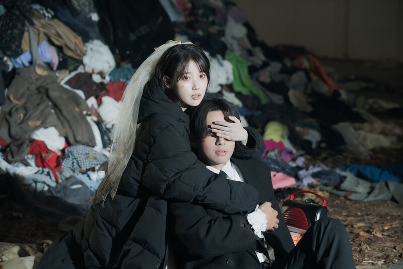 240124 IU - "Love Wins All" MV Filming Site By Melon documents 1