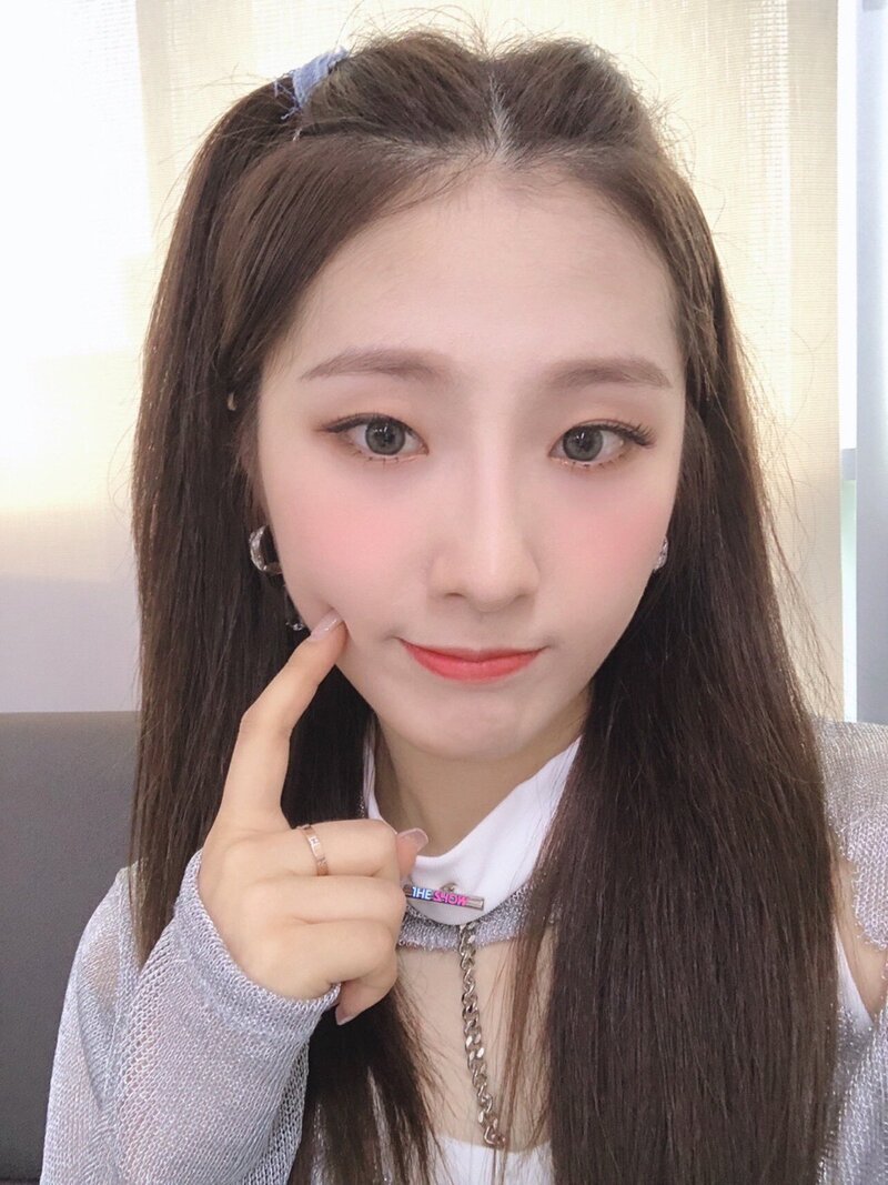 210706 LOONA Twitter Update - Haseul documents 2